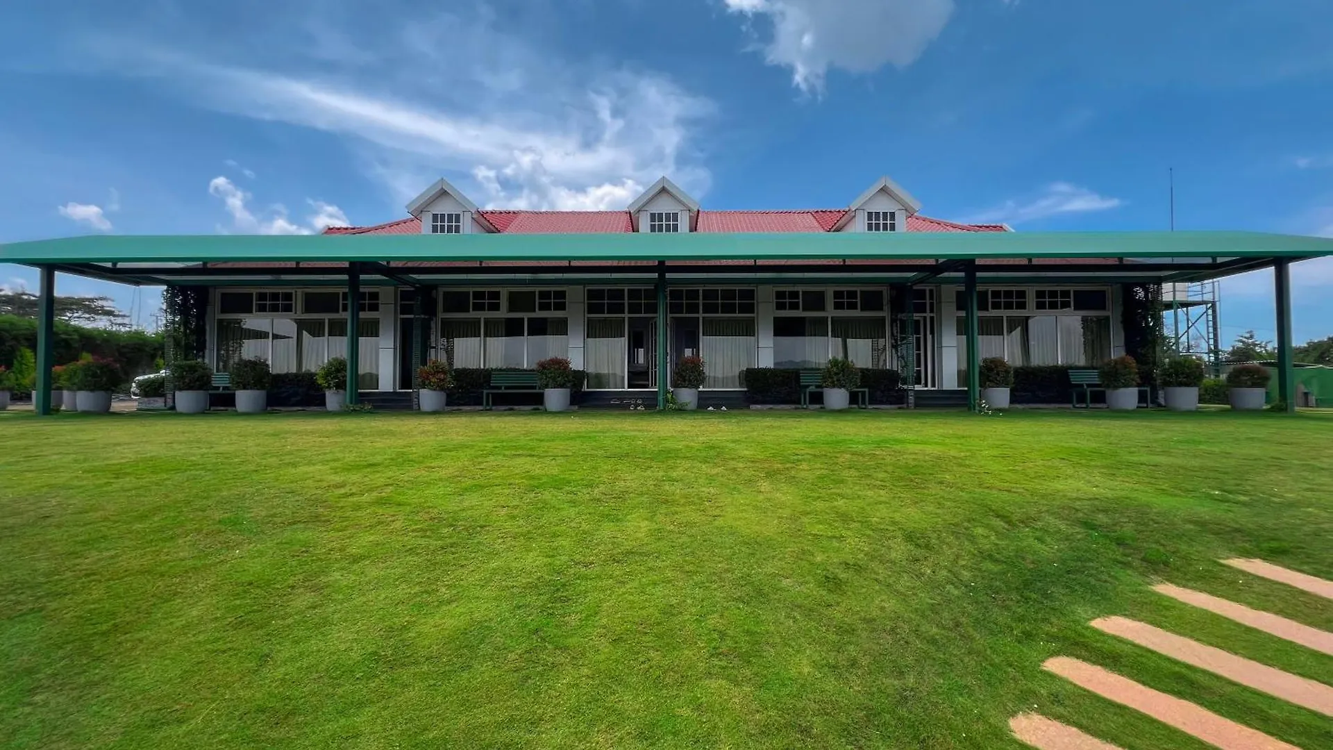Cloudy Court Resort Idukki